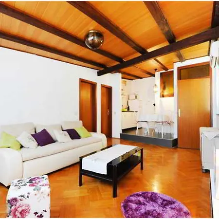 Teatro Apartment Split