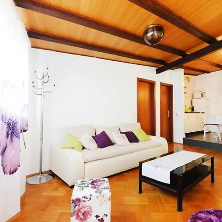 Teatro Apartment *